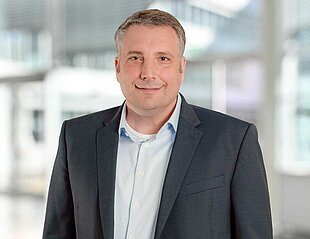 Portraitfoto Ansprechpartner Fachbereich Kraftfahrzeugtechnik Christof Kerkhoff