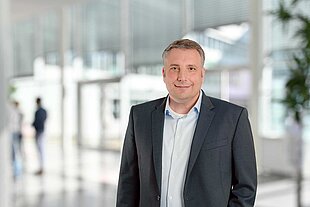 Portraitfoto Ansprechpartner Fachbereich Kraftfahrzeugtechnik Christof Kerkhoff