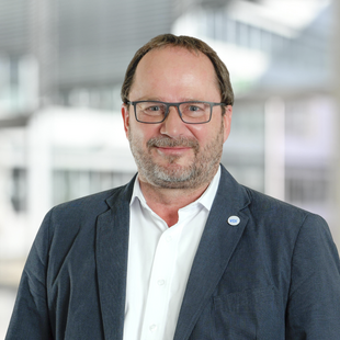 Portraitfoto Bernd Lenhart, Abteilungsleiter Technische Redaktion des VDI e.V.