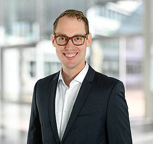 Portraitfoto Maximilian Stindt