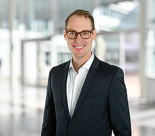 Portraitfoto Maximilian Stindt