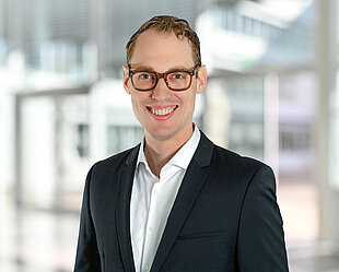 Portraitfoto Maximilian Stindt