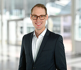 Portraitfoto Maximilian Stindt