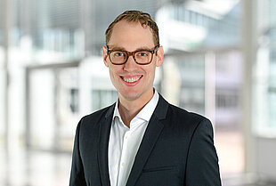 Portraitfoto Maximilian Stindt