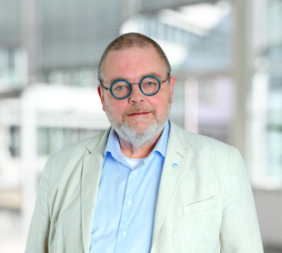 Portraitfoto Dr.-Ing. Jochen Theloke, Juli 2023