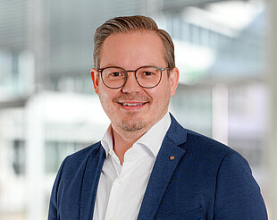 Portraitfoto Dipl.-Ing. Simon Jäckel