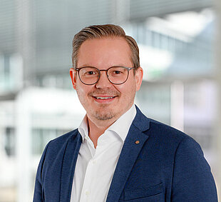 Portraitfoto Dipl.-Ing. Simon Jäckel